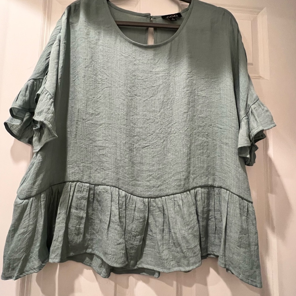 GREEN RUFFLE TOP